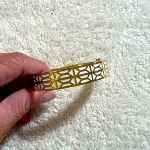 Hinge bracelet